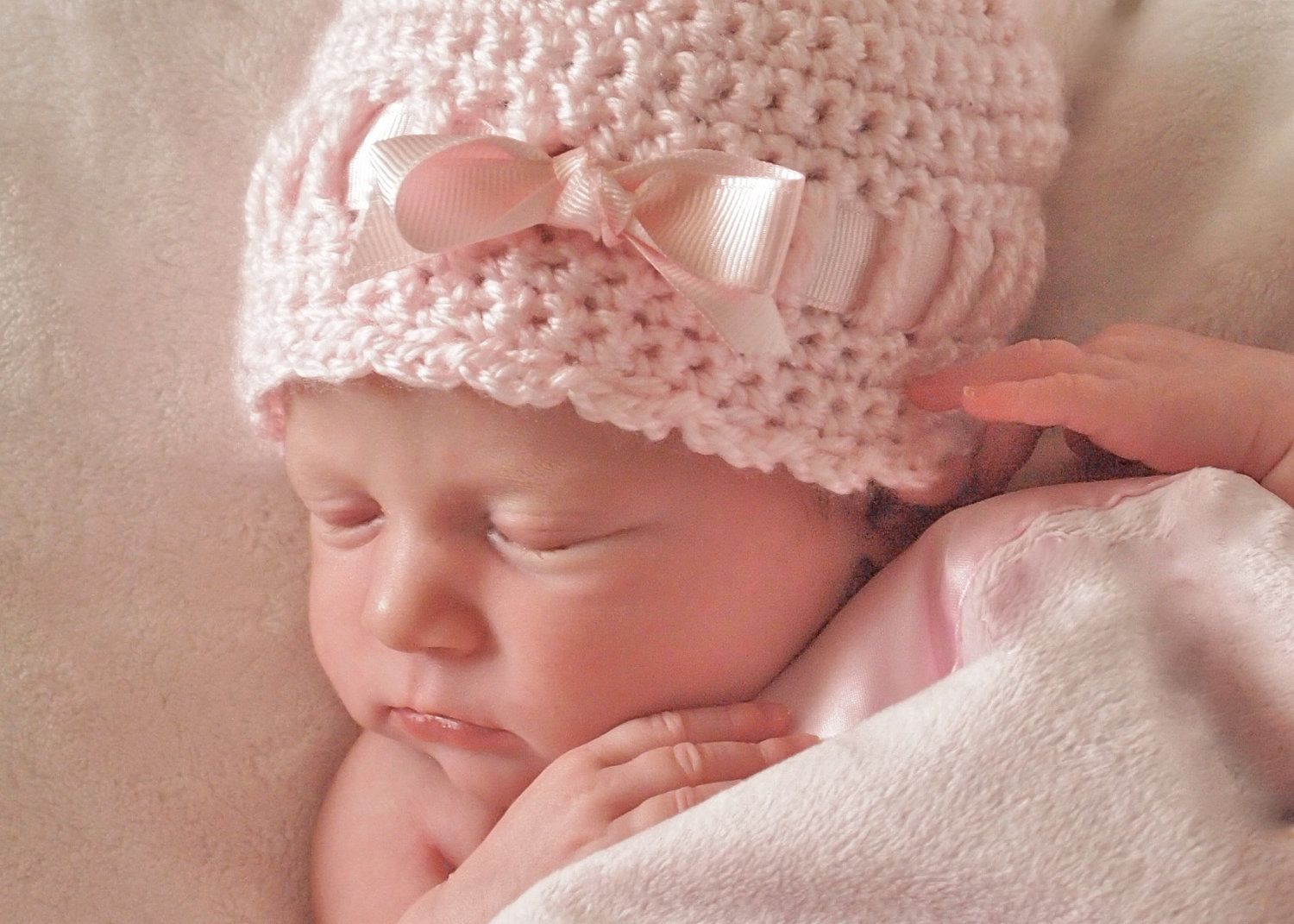 How to Crochet Baby Hats (Free Tutorial)