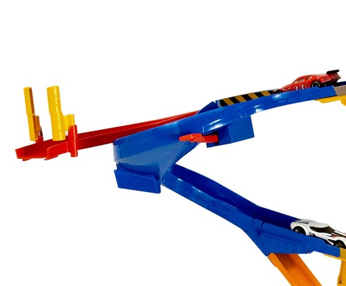 Very Cool Hot Wheels Tracks and Cars @ Smyths Toys Superstores